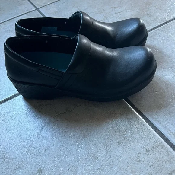 Black Dr Scholls nursing clogs - Main Image